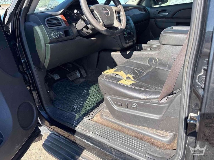 2014-gmc-yukon-image-13