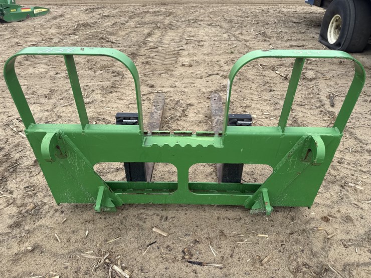 hla-attachments-loader-forks-image-3