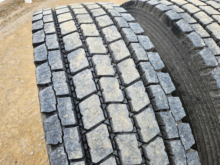 2006-peterbilt-379-image-32