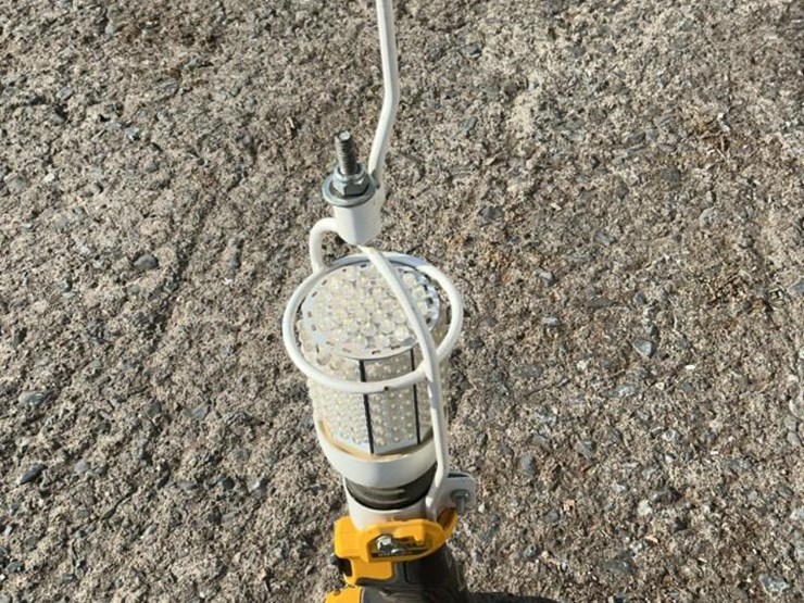 #105-•-dewalt-fan-and-led-light-image-15