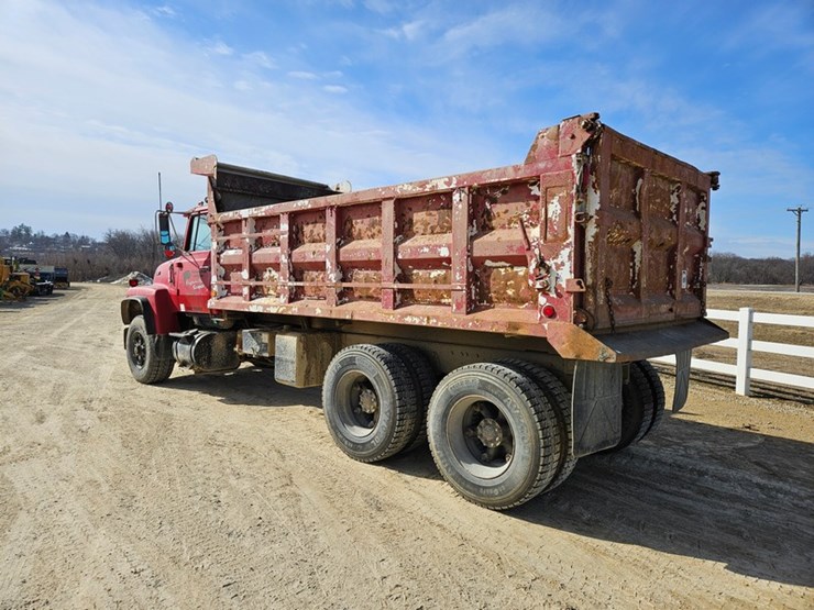 1989-ford-l9000-image-3