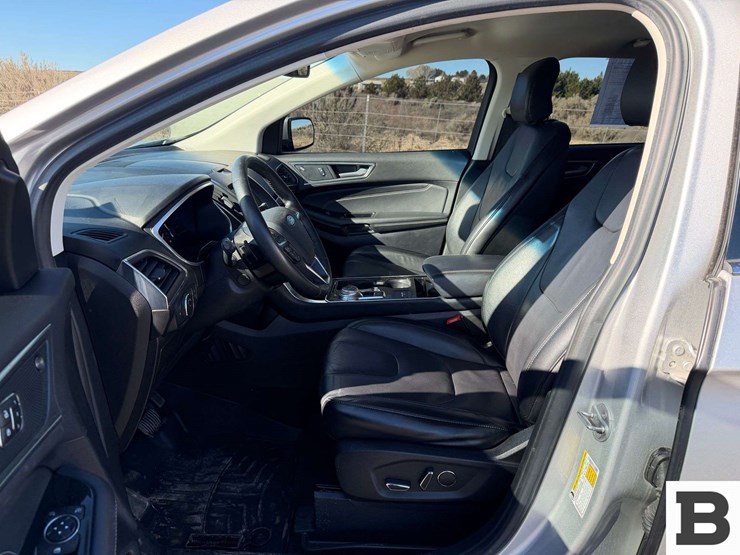 2019-ford-edge-image-21