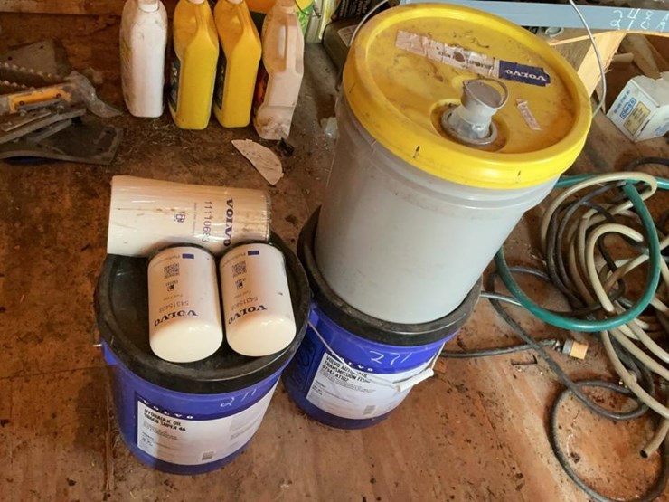 #271-•-volvo-fluids-and-filters-image-1