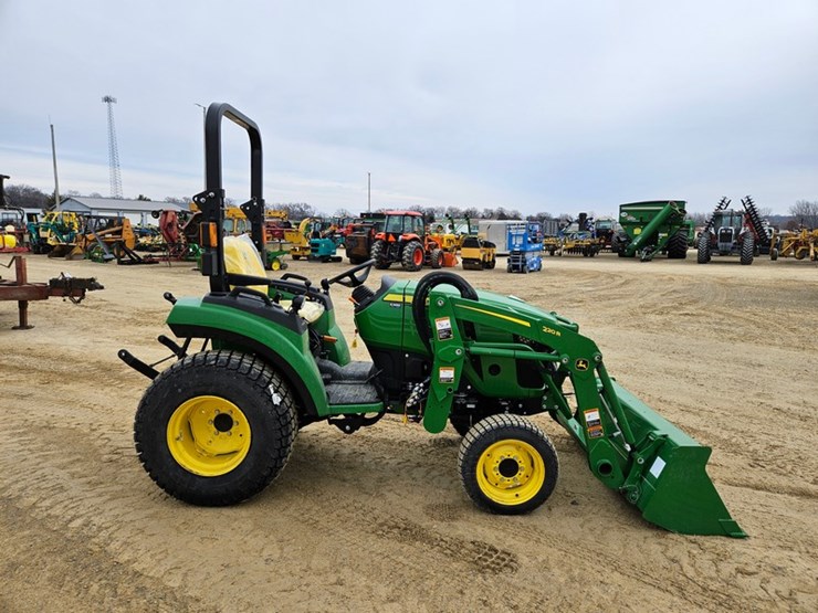 2025-john-deere-2038r-image-6