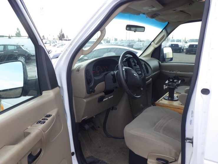 2006-ford-cargo-image-5