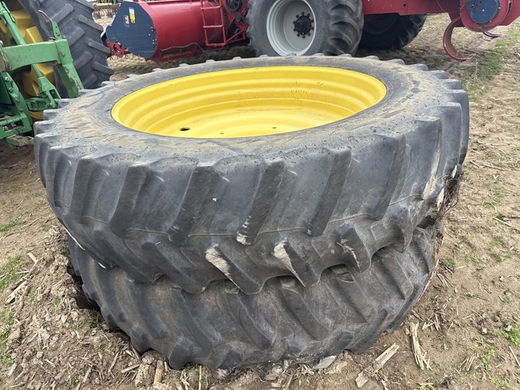 2015-john-deere-8270r-image-19