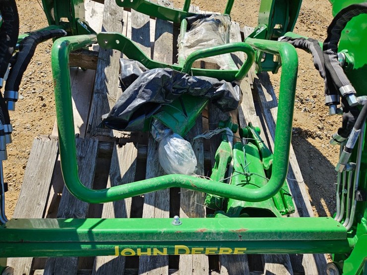 john-deere-120r-image-9