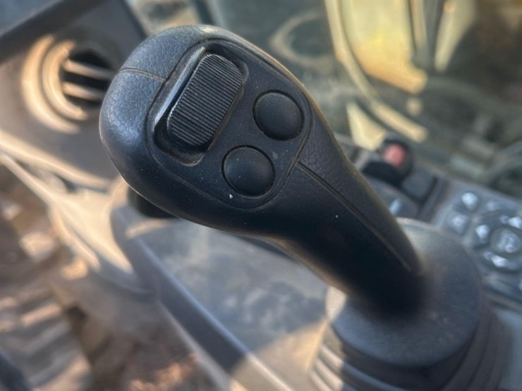 2016-volvo-ecr235el-image-32