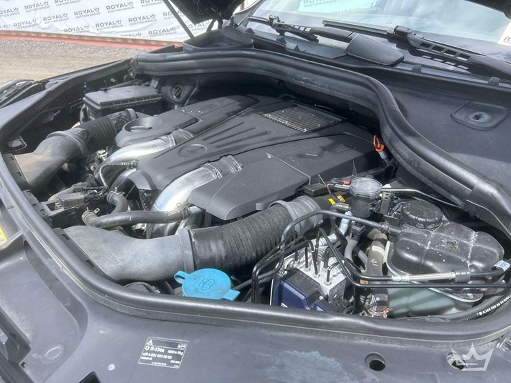 2013-mercedes-benz-gl450-image-15