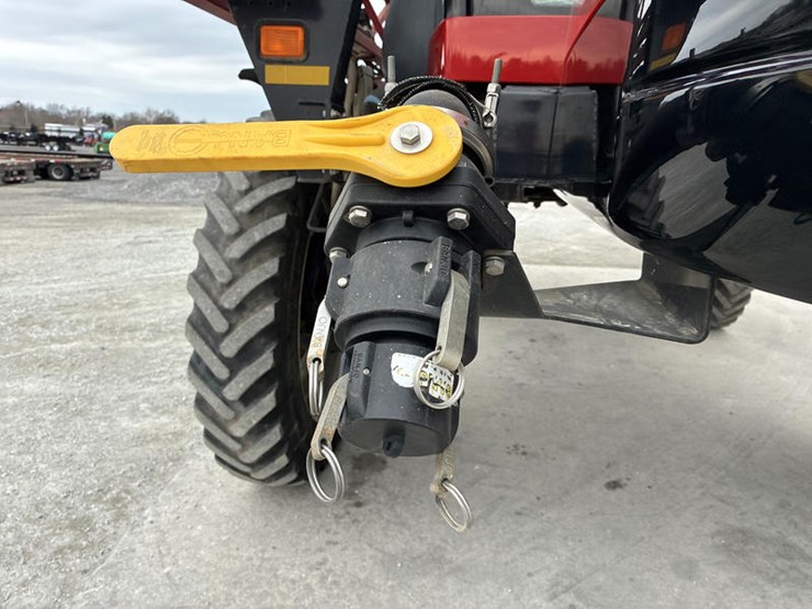 2015-case-ih-patriot-3340-image-16