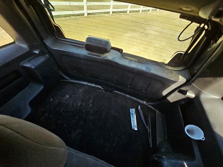 2012-ford-escape-image-13