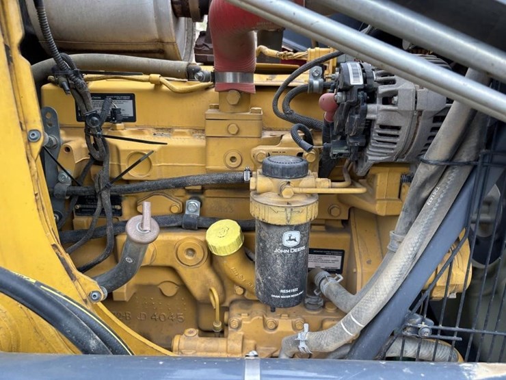 2018-deere-210lep-image-40