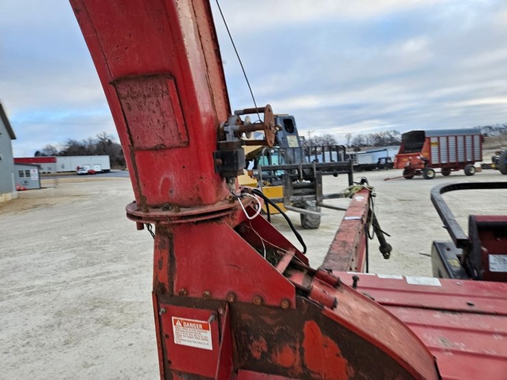 international-881-image-19