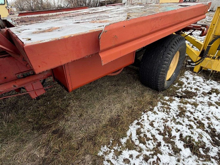 new-holland-1085-image-29