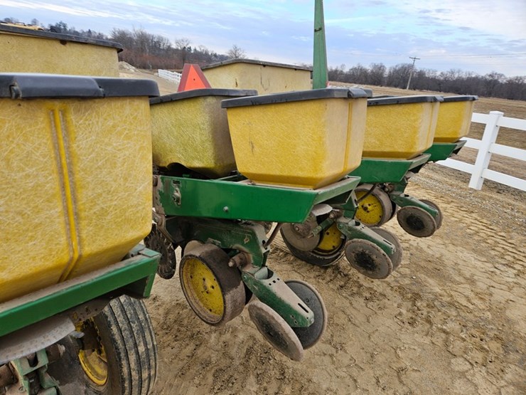 john-deere-7000-image-18