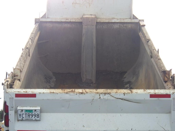 2007-international-7600-image-44