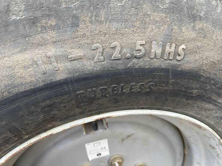 2014-case-ih-1255-image-16