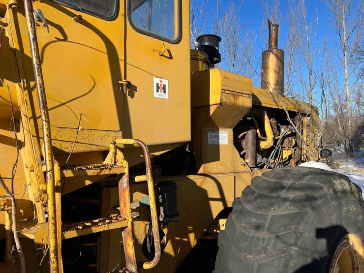 international-wheel-loader-image-2
