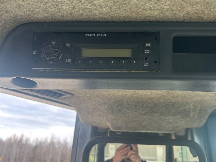 2015-deere-650k-lgp-image-12