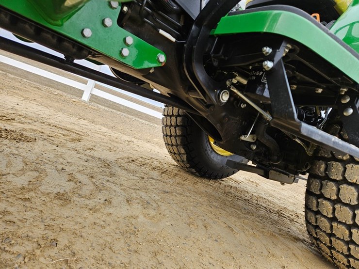 2025-john-deere-2038r-image-42