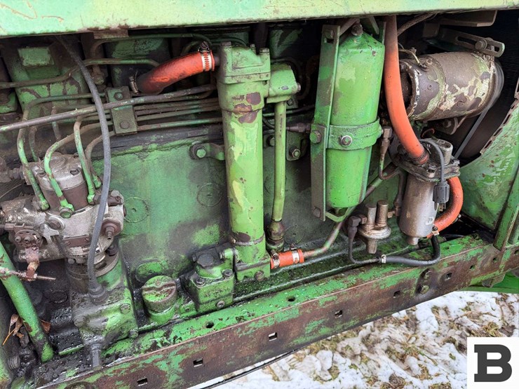 john-deere-4010-image-39