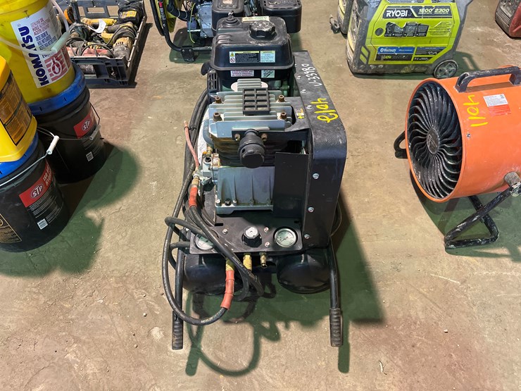 #4012-•-central-pnuematic-9-gallon-gas-powered-air-compressor-image-2