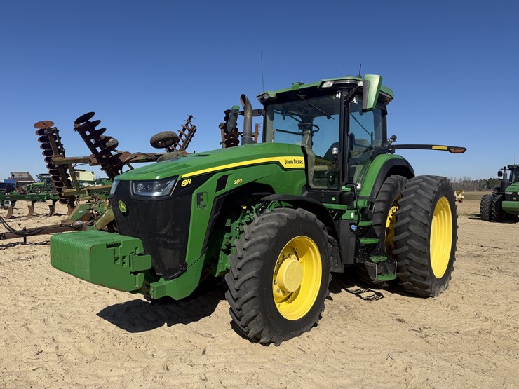 2020-john-deere-2020-image-1