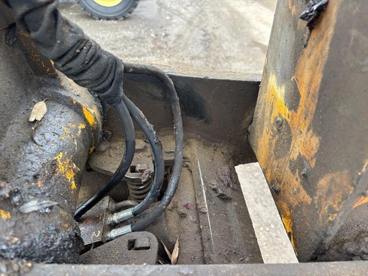 2012-jcb-js160-image-11