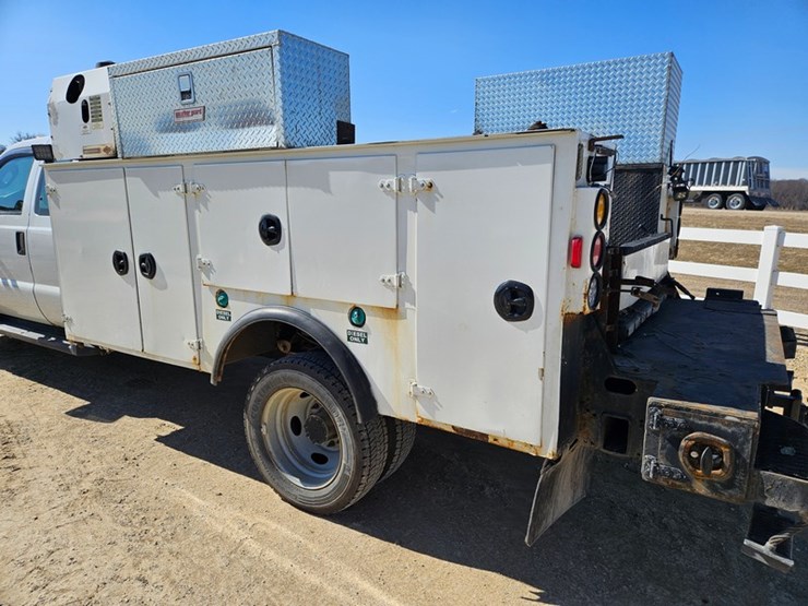 2011-ford-f550-image-12