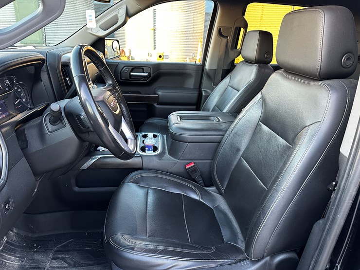 #209077-•-2020-gmc-sierra-slt-truck-image-4