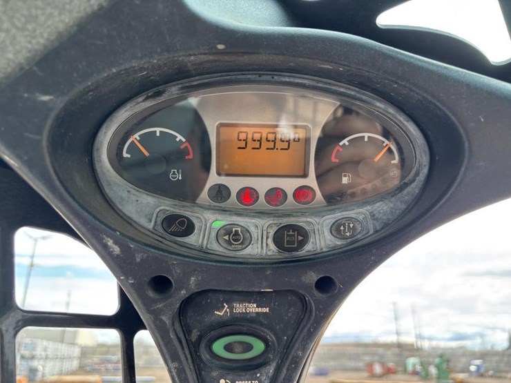 2021-bobcat-s590-image-13