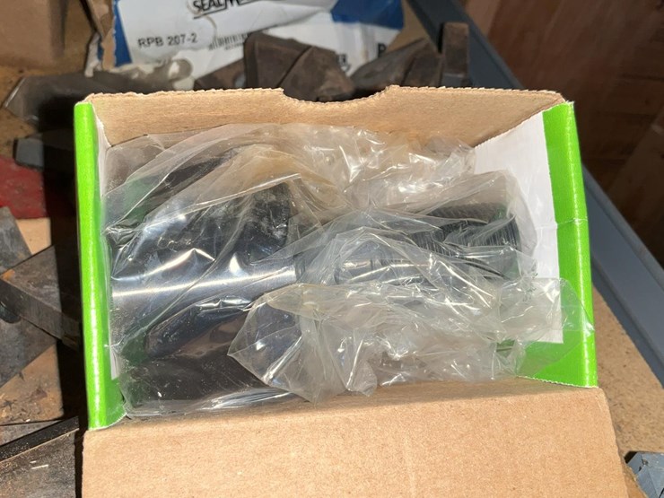 #247-•-parts-for-debarker-plus-misc.-parts-image-5