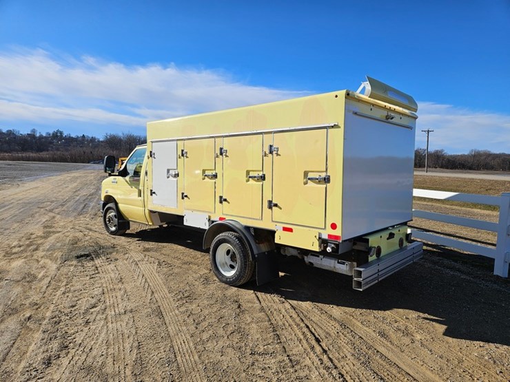 2019-ford-e450-image-3