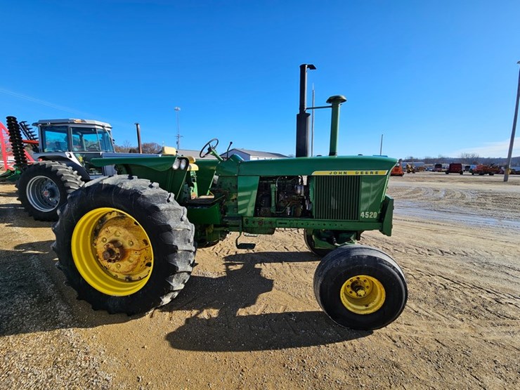 john-deere-4520-image-6
