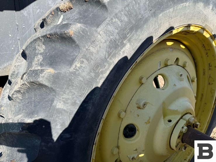 1992-john-deere-4560-image-19