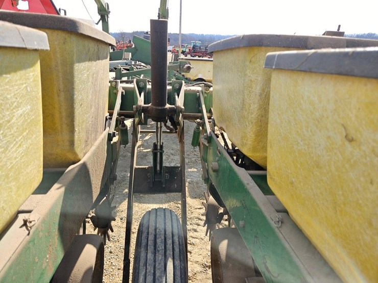 john-deere-7000-image-38