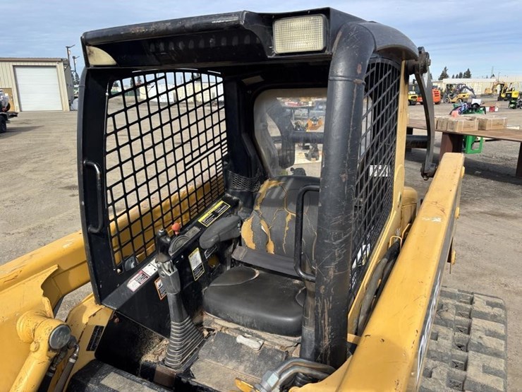 2006-john-deere-322-image-7