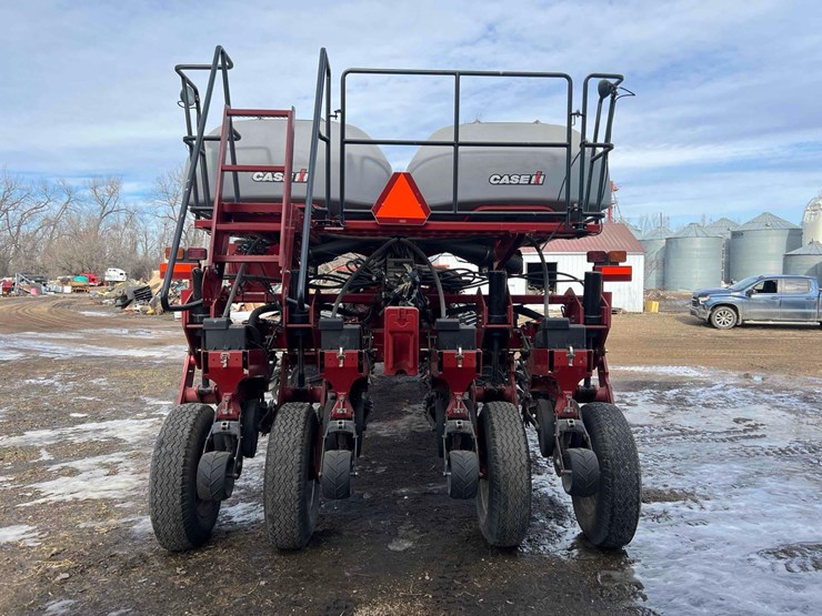 2014-case-ih-1255-image-6