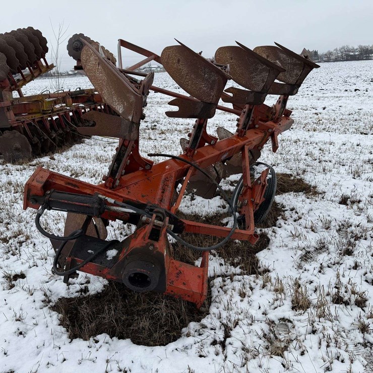 International 4 Bottom Plow