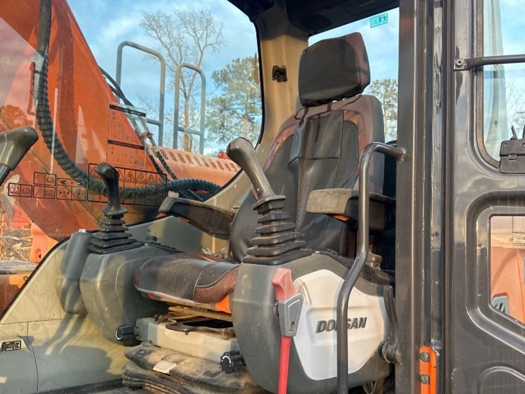 2017-doosan-dx225-lc-3-image-11