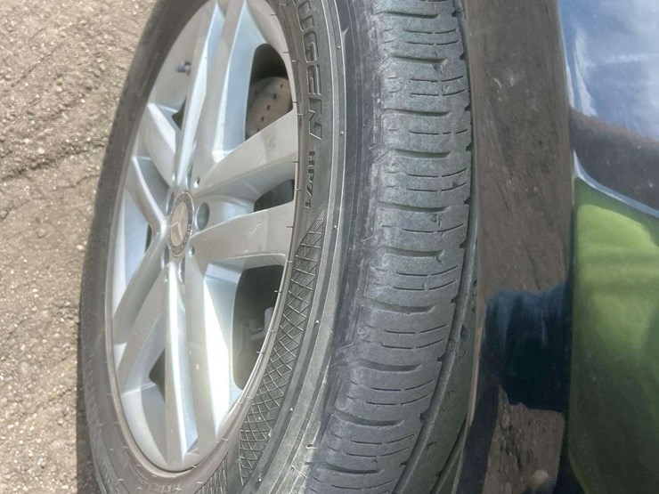 2013-mercedes-benz-gl450-image-19