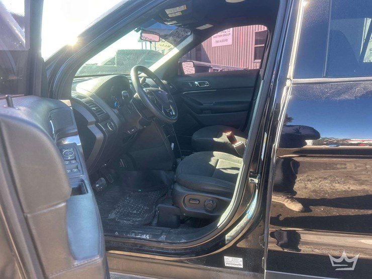 2019-ford-explorer-image-14