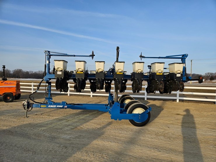 2019-kinze-3500-image-2