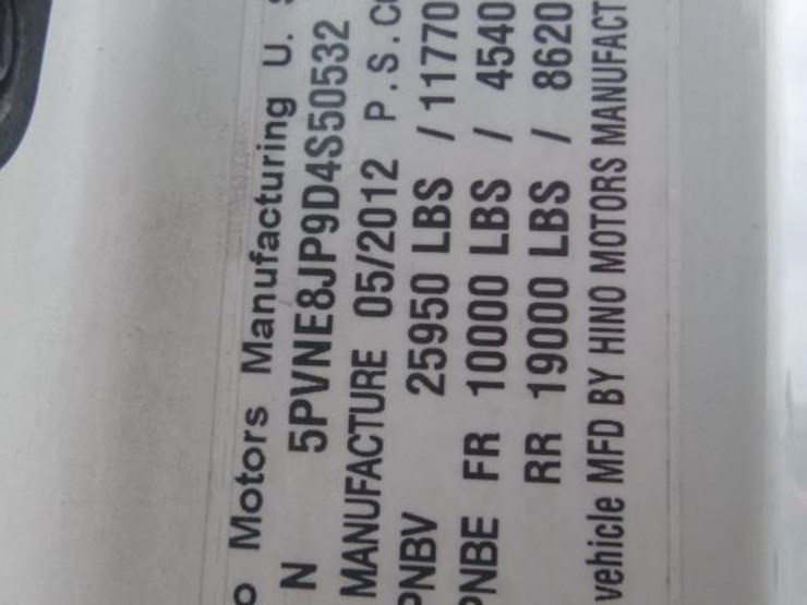 2013-hino-268-image-25