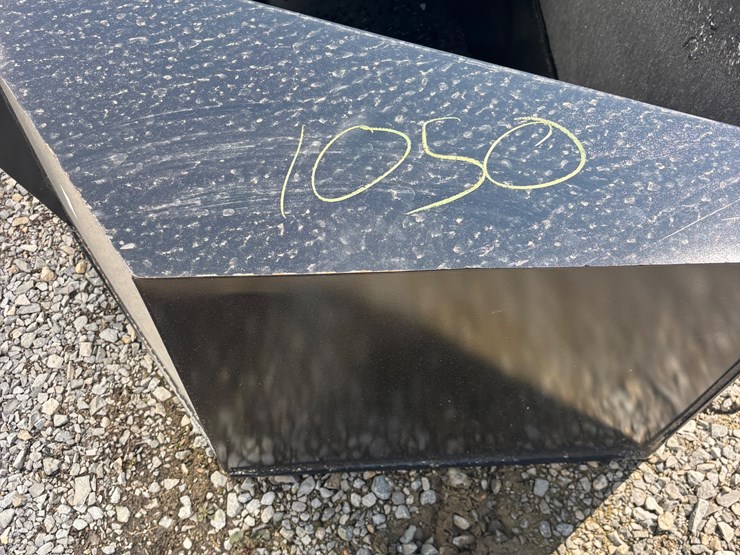 #1050-•-3/4-cy.-concrete-placement-bucket-image-1