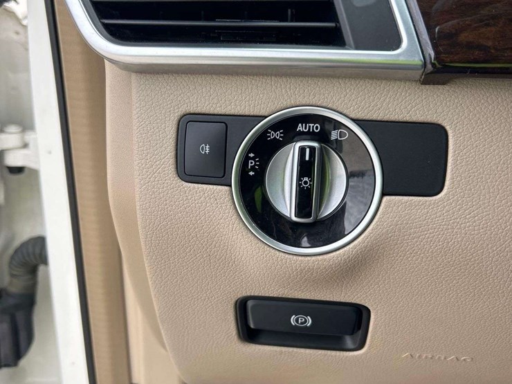 2014-mercedes-benz-gl450-image-15