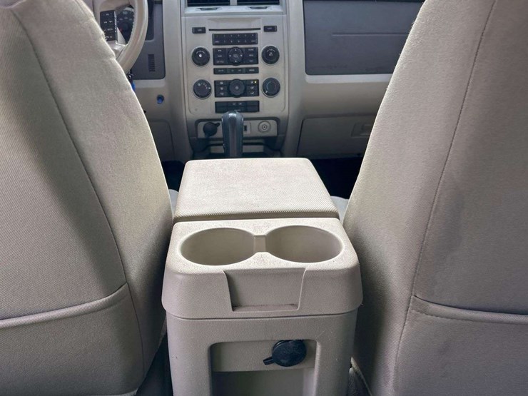 2012-ford-escape-image-22