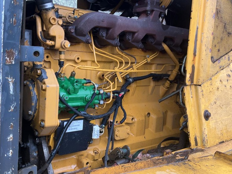 2006-deere-640g-iii-image-11
