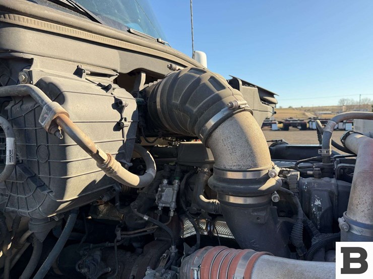 2019-kenworth-t680-image-56