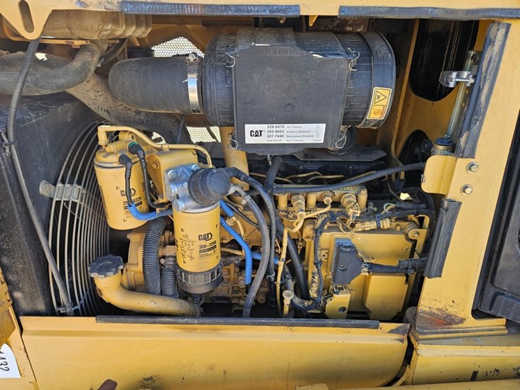 caterpillar-d5k-lgp-image-14